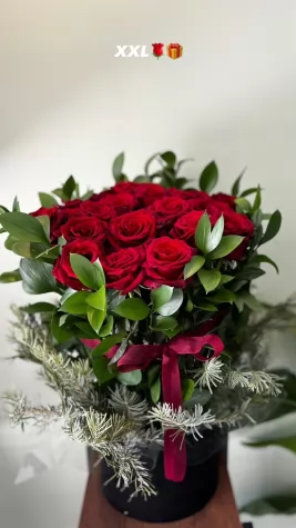 Büyük Kutuda 33 Adet Gül