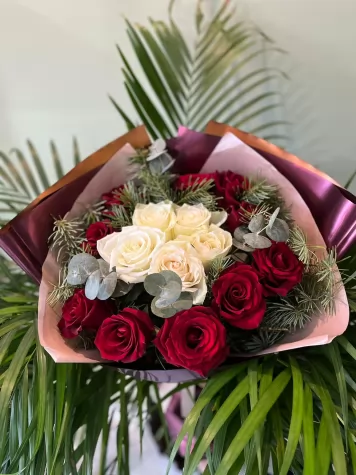 Kırmızı, Beyaz Gül Buketi