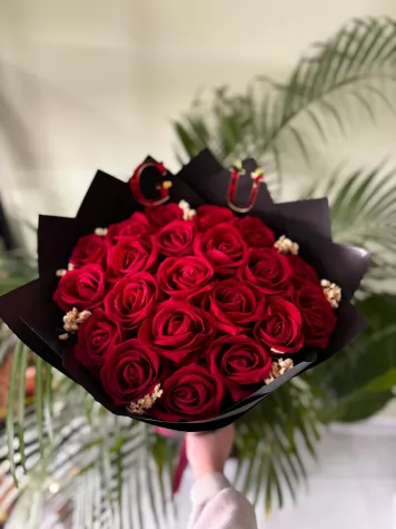 Özel Baş Harfli Yapay Gül Buketi